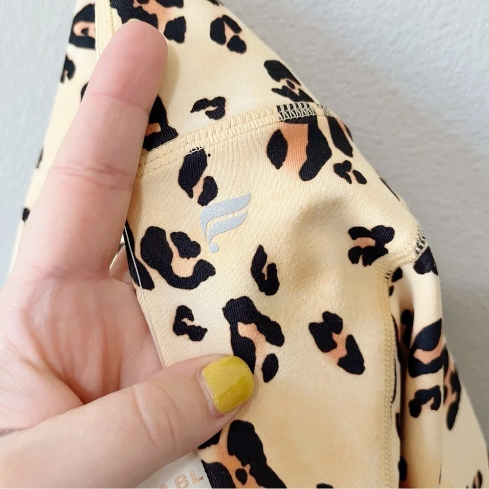 Fabletics Women’s Size Large Leopard Animal Print High Waisted 7/8 Leggings NEW - Picture 8 of 11